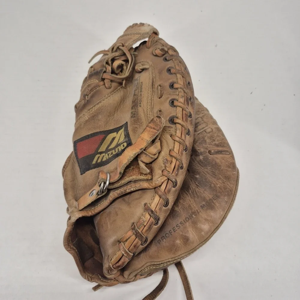 Mizuno MT1200 RHT Catchers Mitt  Leather  Professional Model Max Flex VTG Glove
